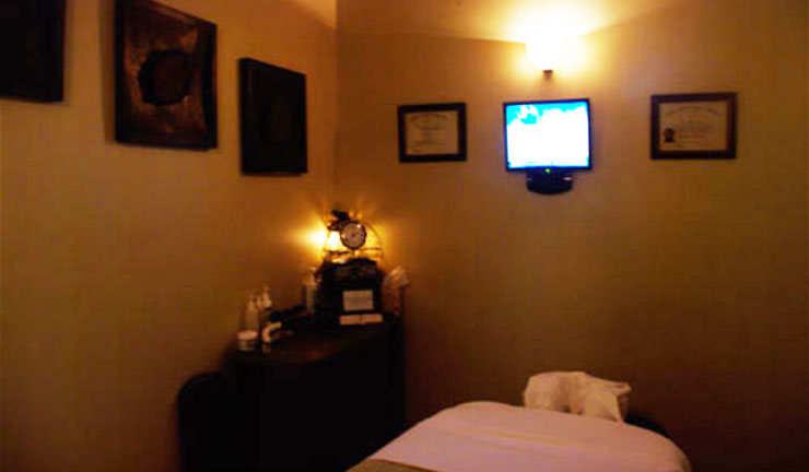 Hifai Chiropractic's waitingroom